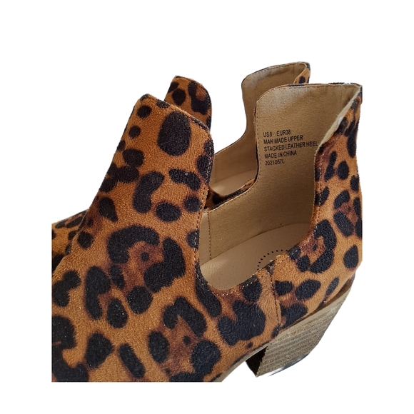 Buckle Leopard Print Ankle Boots - Picture 4 of 7